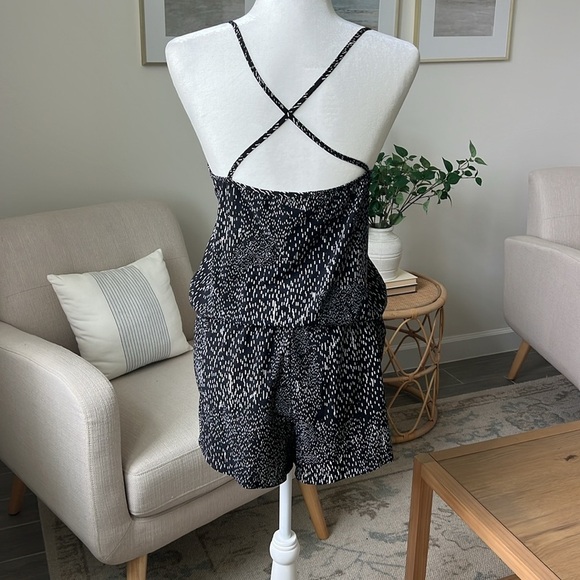 Fabletics Black & White Joel Constellation Print Black White Romper  Large - Picture 3 of 13